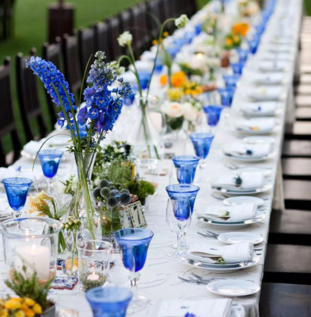 Verres bleus Table Réception De Mariage