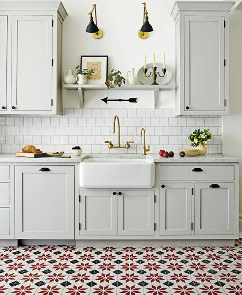 Carreaux du sol de la cuisine avec de splendides motifs