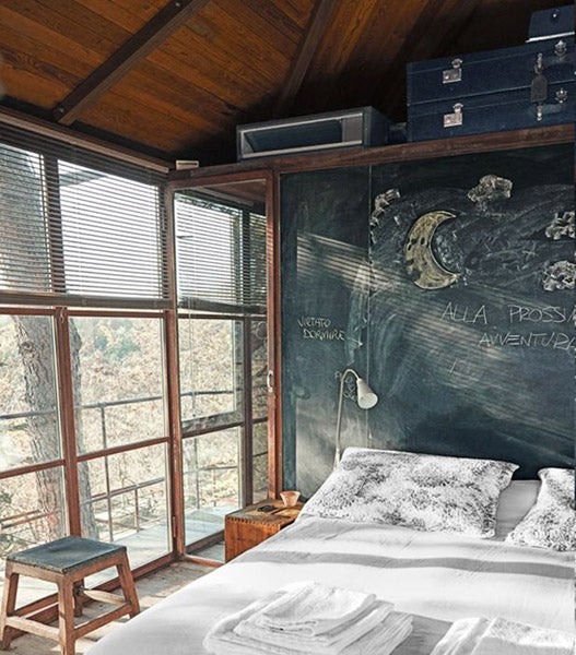 Chambre avec tableau effaçable