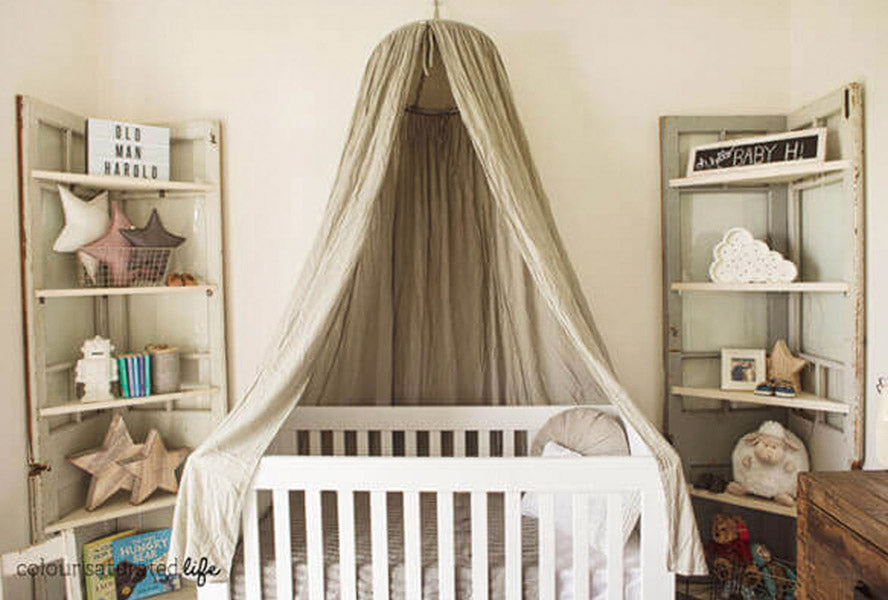 Chambre bébé garçon avec décoration de style vintage