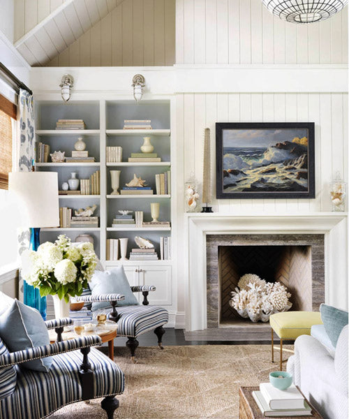 Cheminée décorée en été