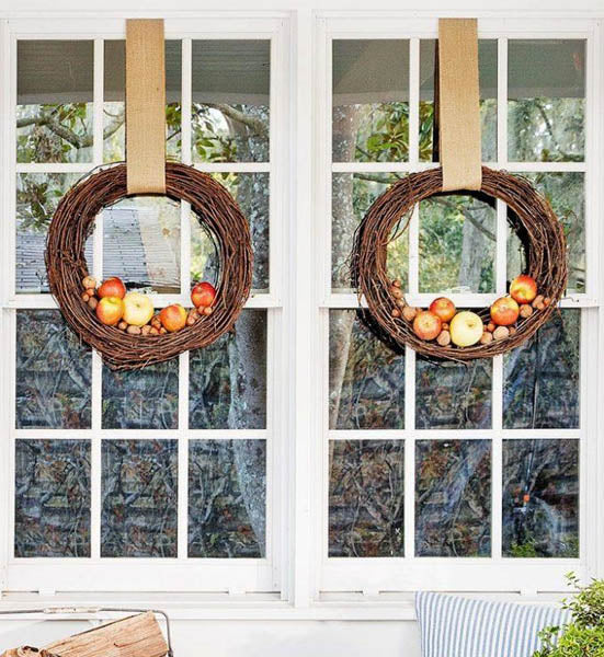 Couronne de vigne accrochée