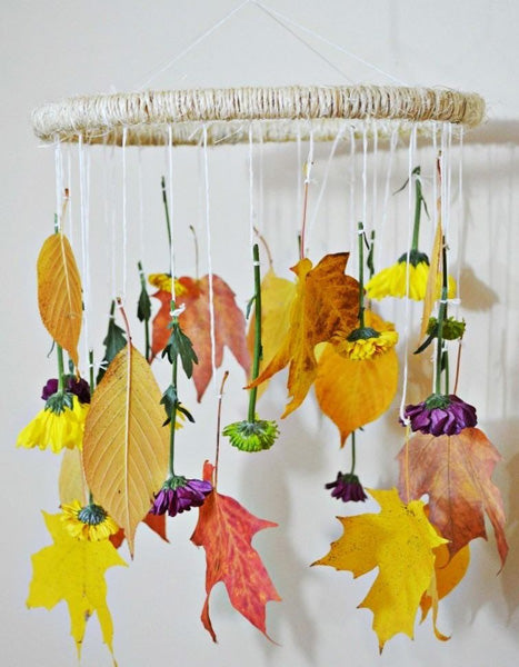 Déco automne avec une couronne de feuille style attrape rêve