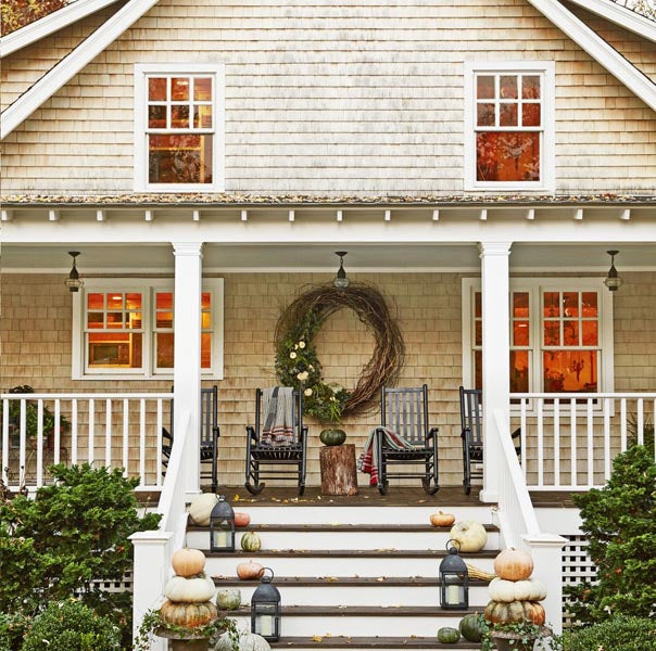 Conseils pour la décoration d'un porche d'entrée sur le thème de l'automne
