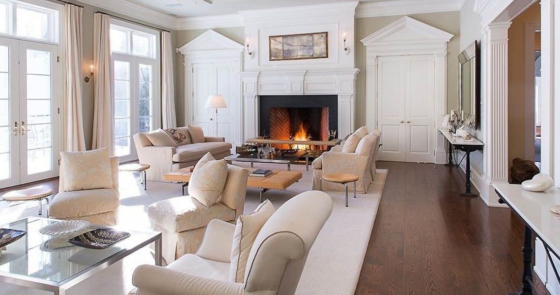 Disposition des fauteuils dans un salon cosy