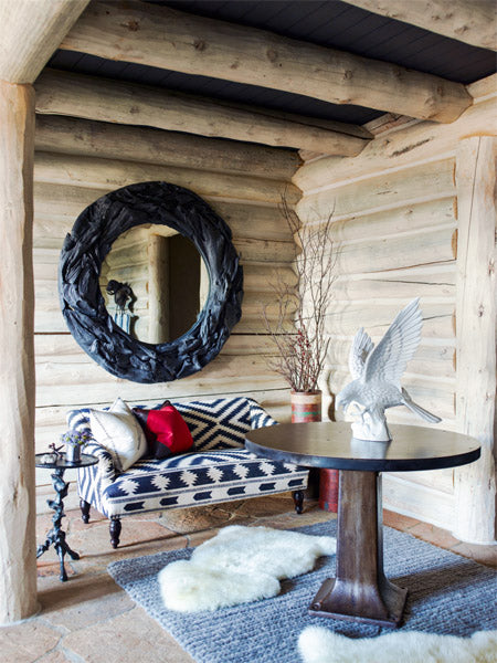 Entrée avec une déco de style rustique