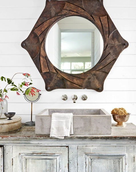 Évier de la salle de bain en bois