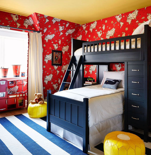 Idée déco chambre enfant en rouge et jaune et bleu