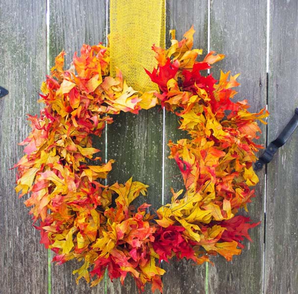 Idée décoration automne couronne de feuille de chêne