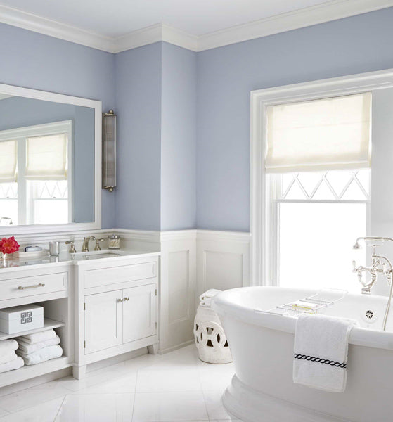 Idée décoration salle de bain en couleur violette
