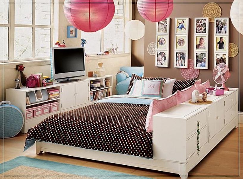 Lit avec armoire de rangement