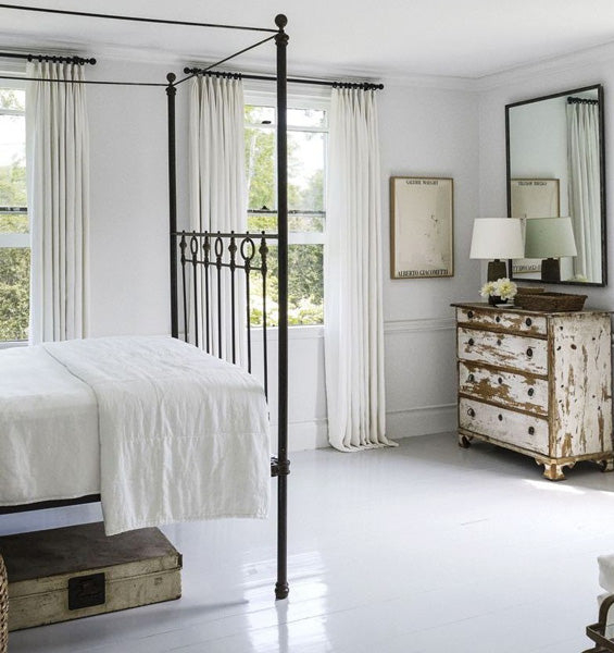 Miroir dans la chambre à coucher