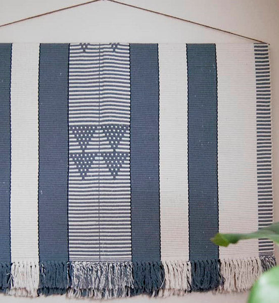 Tapis de-style Brésilien accroché au mur
