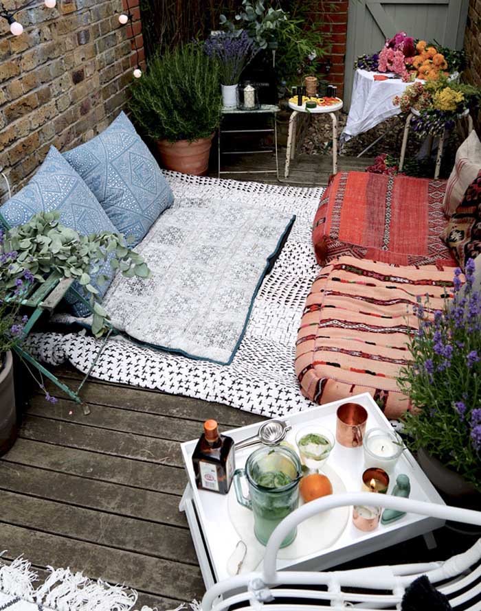 Terrasse Chaleureuse Avec Banquette