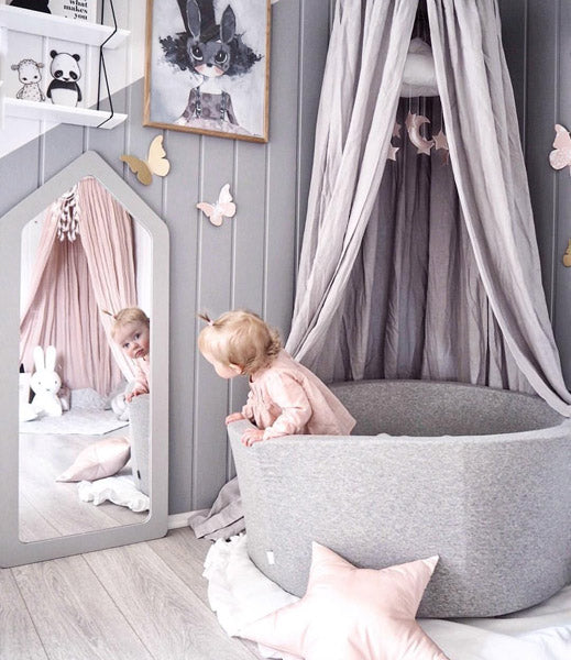 Une bonne idée est de décorer la chambre avec des papillons